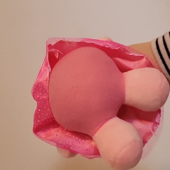 Hello Kitty Classic Pink Plush - Picture 4 of 4